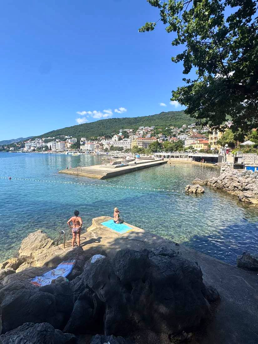 The little harbour on the walk into town