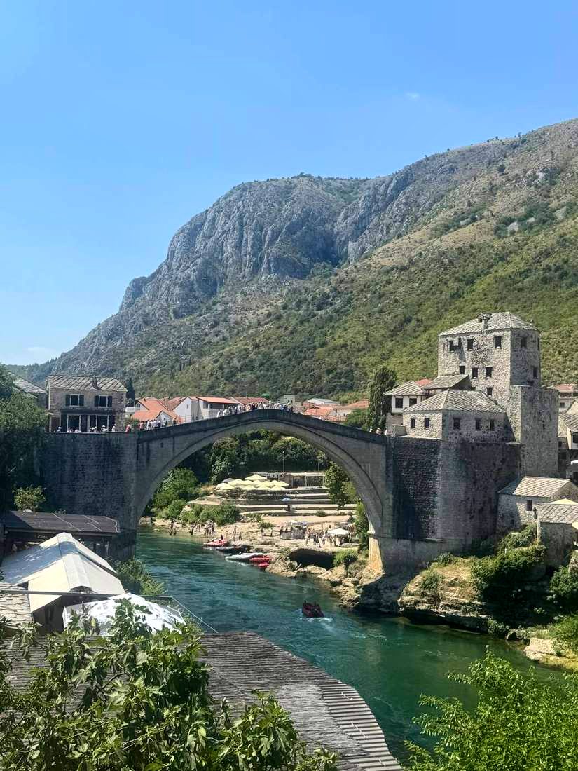 Stari Most from downstream, the whole thing